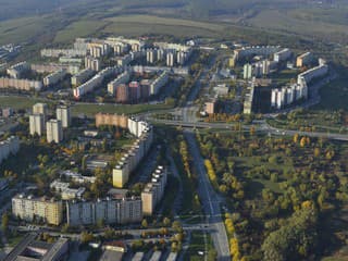 PANELÁKOM hrozí masívne BÚRANIE