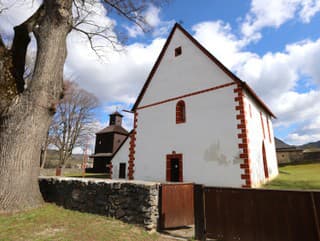 Stredoveký kostol v obci