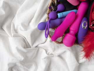 Erotické hračky nelákajú iba