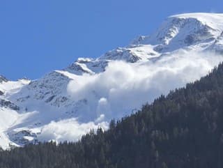 Vo švajčiarskych Alpách zahynuli