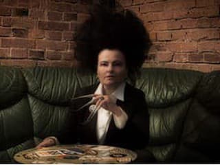 Gudrun, Ľahká Múza