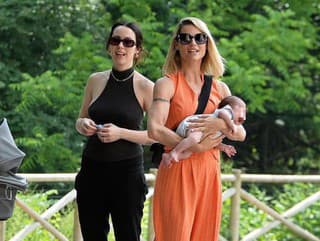 Slávna kráska na prechádzke