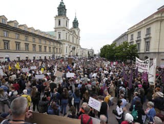 Tisícky ľudí v Poľsku