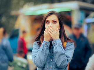 PRASKÁ vám v kolenách?