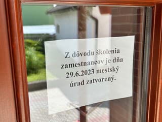 FOTO Úradníci mali PIŤ