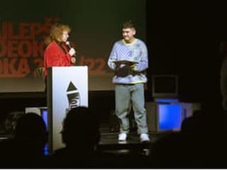 Adam Rohál preberá cenu