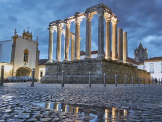 Tajomstvo portugalskej Évory: Bohov