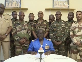 Vojaci v Nigeri zvrhli