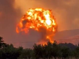 Výbuchy muničného skladu počas
