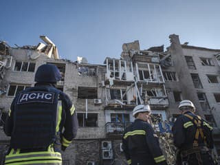Zničená budova v Pokrovsku