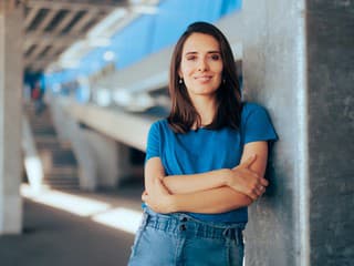 Stabilná práca a platy