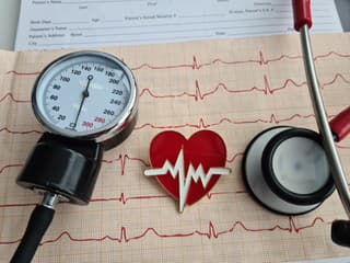 HNACÍ motor pre VYSOKÝ