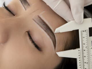 Daj zbohom hustému obočiu: