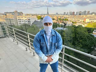 Tomy natočil klip pred