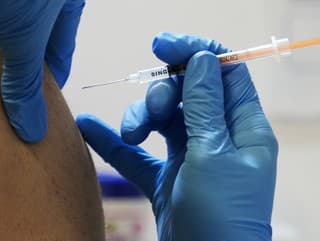 Eurokomisia schválila vakcínu od