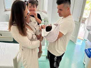 Monika Leová s rodinkou