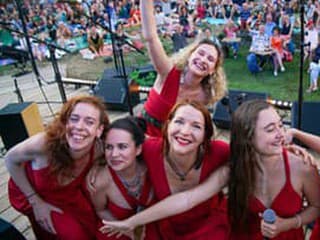 Neha!, Aux heures d'été