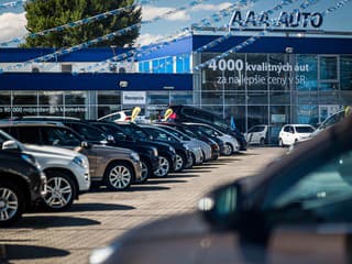 Autocentrá AURES Holdings obslúžili