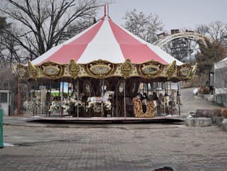 V opustenom parku pracujú zadarmo: