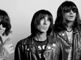 Blink-182, video Dance With