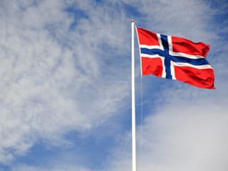 Nórsky premiér reorganizoval vládu!