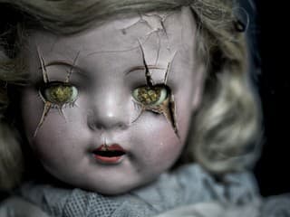 Démonická bábika desí ľudí: