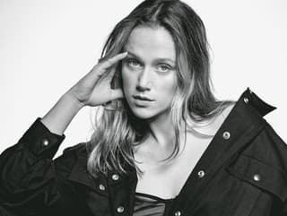 VIDEO: Sexy Emma Drobná