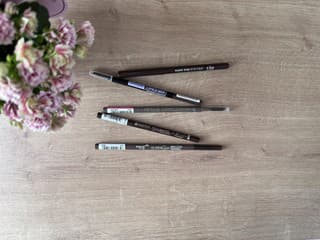 TEST ceruziek na obočie: