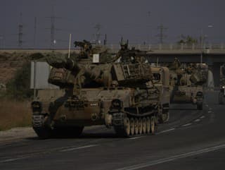 Izraelské tanky sa presúvajú