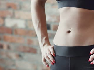 74-ročná žena s telom