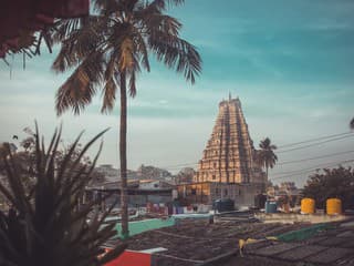 Chrám v Hampe svedčí