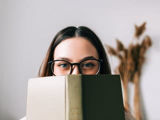 Brutálna poézia: Žiadne povinné