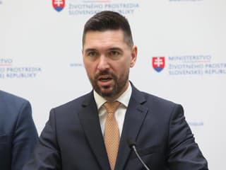 Minister Takáč absolvoval prvé