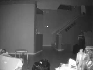 Chlap si pozrel VIDEO z domácej kamery a vydesil sa na smrť: Pozrite, čo zachytila!