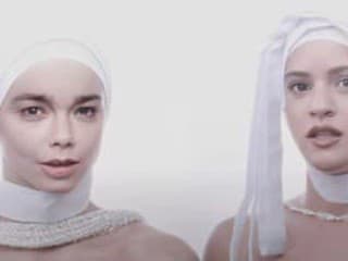 Björk a Rosalía, videoklip Oral