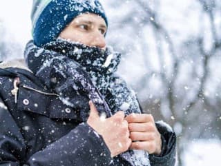Šesť desivých spôsobov, ako chladné počasie ovplyvňuje naše telo: Zimný penis aj mŕtvica!