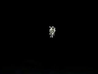 Najdesivejšia FOTO z vesmíru: Pozrite, čo sa nachádza pod astronautom! Ľudia na Zemi tŕpli od strachu