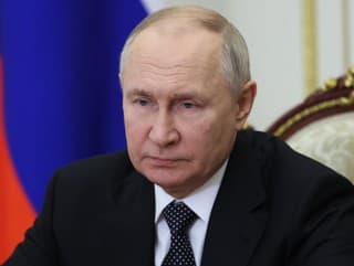 Vladimir Putin mal utrpieť zástavu srdca.