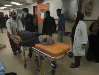 Zranení Palestínčania po izraelskom