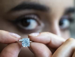 Z hotelovej izby zmizol