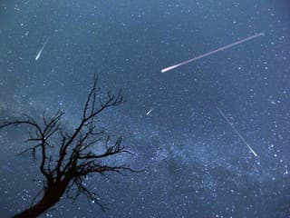 Astronaut zachytil meteor rútiaci