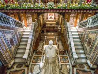 Pápež František nechce byť