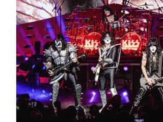 Kiss, 2019