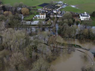 Britániu postihli záplavy: Veľké