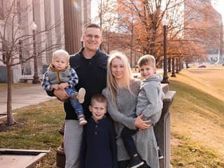 Cody Capps s rodinou