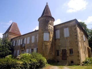 D´Artagnanov zámok je na