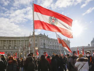 Protesty proti pandemickým opatreniam sa znova konali v Rakúsku i Nemecku