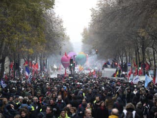 Učitelia vo Francúzsku štrajkujú