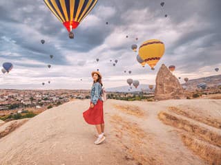 Pribúdajú cestovatelia, ktorí navštívili