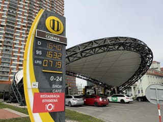Šoféri zažili na čerpačkách ŠOK: Neuveríte, kam až sa vyšplhali ceny palív! Zdražela aj ropa